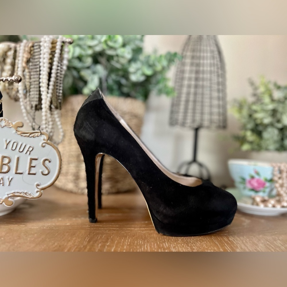 🖤TRENDING Mob Wife Platform!  Nine West suede & leather women’s heels, size 7.